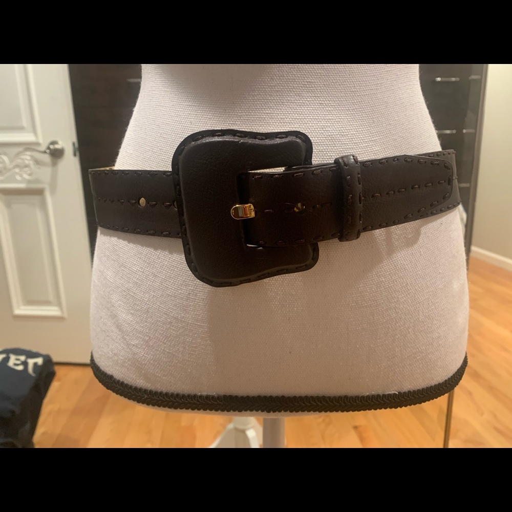 Tahari brown leather belt - S